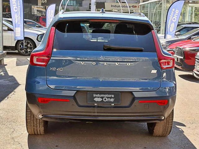 VOLVO XC40 2023