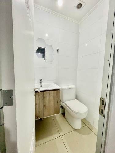 ESPACIOSA OFICINA CON ESTACIONAMIENTO