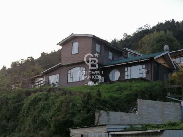 Casa con cabaña en costanera P. Montt Chinquihue