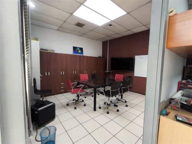 LOCAL COMERCIAL Dieciocho 786