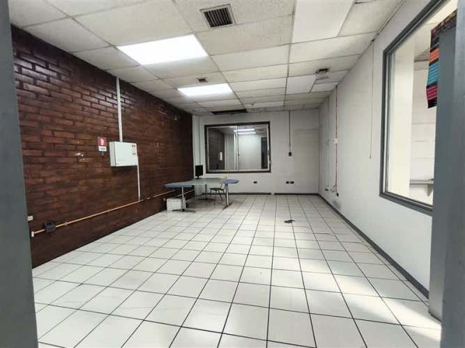 LOCAL COMERCIAL Dieciocho 786