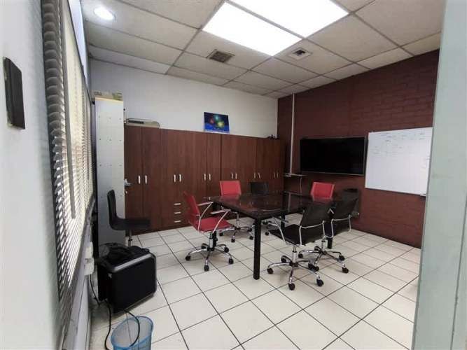 LOCAL COMERCIAL Dieciocho 786