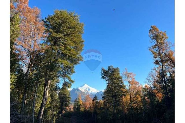 Parcela vista al volcán y acceso a rio en pucón