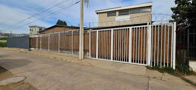 621MT2 DE TERRENO, 472MT2 CONSTRUIDOS