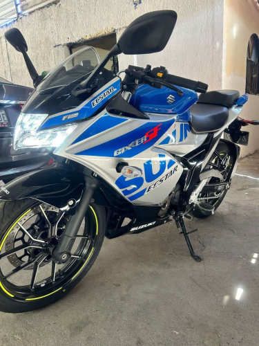 Vendo Suzuki Gixxer 250 versión aniversario casi nueva