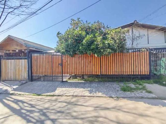 INCREÍBLE CASA A PASOS DEL METRO DEL SOL