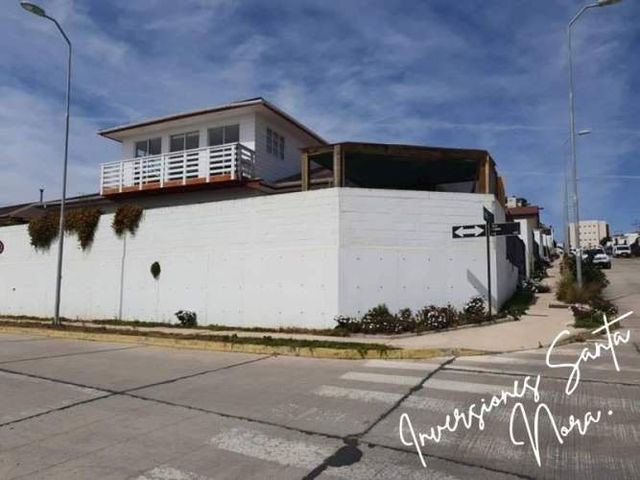 CASA Amplia Casa Areyuna Los Hibiscus