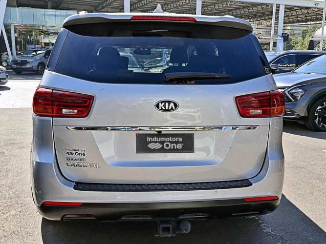 KIA GRAND CARNIVAL 2021