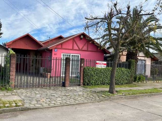 VENDO cómoda Casa en Villa Universitaria