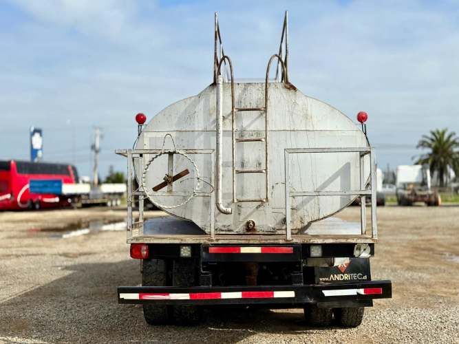 2010 Camión International Workstar 7400 con Estanque Aljibe de 15.000 lts