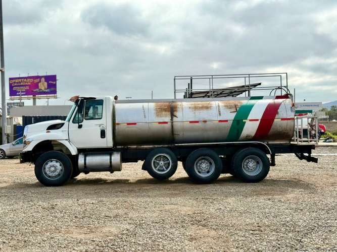 2010 Camión International Workstar 7400 con Estanque Aljibe de 15.000 lts
