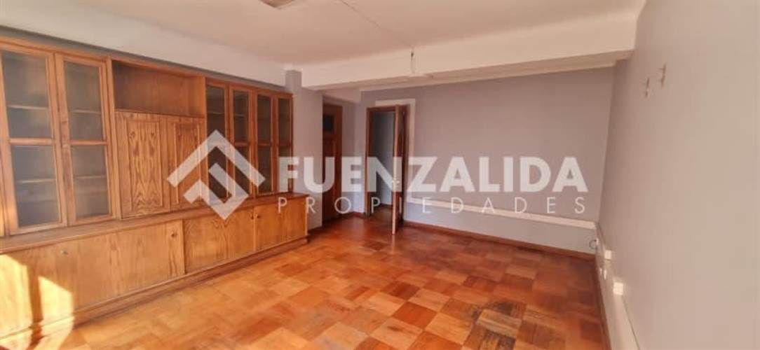 OFICINA Monjitas / Mosqueto / José Miguel de la Barra