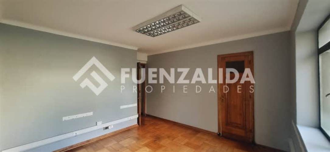 OFICINA Monjitas / Mosqueto / José Miguel de la Barra