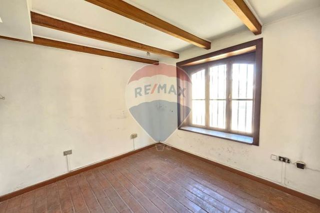 Casa fines comerciales - metro manquehue