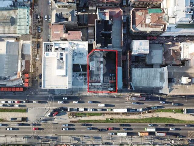 Céntrico Edificio Comercial