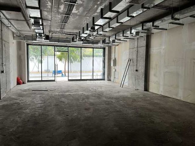 Locales comerciales en placa de edificio corporativo