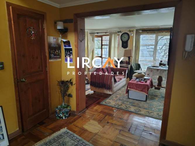 Casa central, a cuadras de colegio la Salle, alameda, teatro