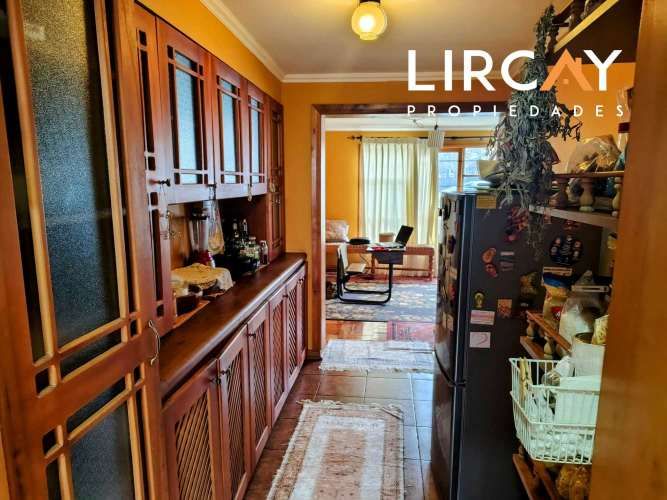 Casa central, a cuadras de colegio la Salle, alameda, teatro