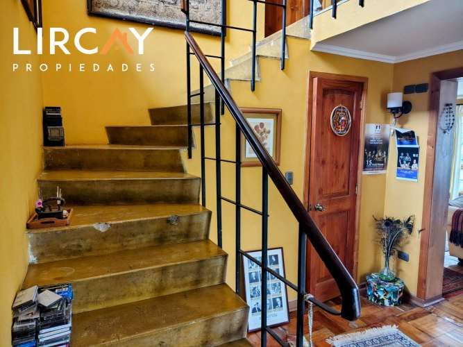 Casa central, a cuadras de colegio la Salle, alameda, teatro