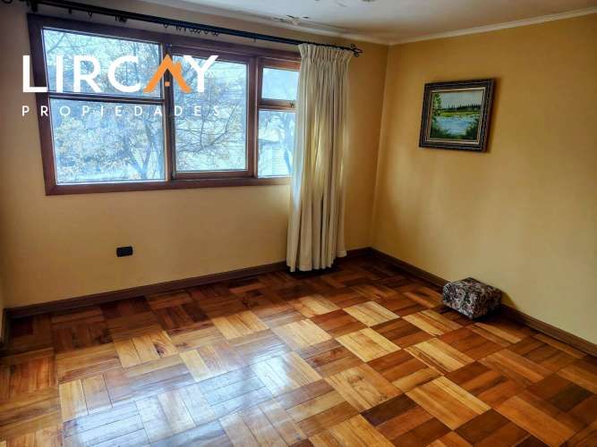 Casa central, a cuadras de colegio la Salle, alameda, teatro