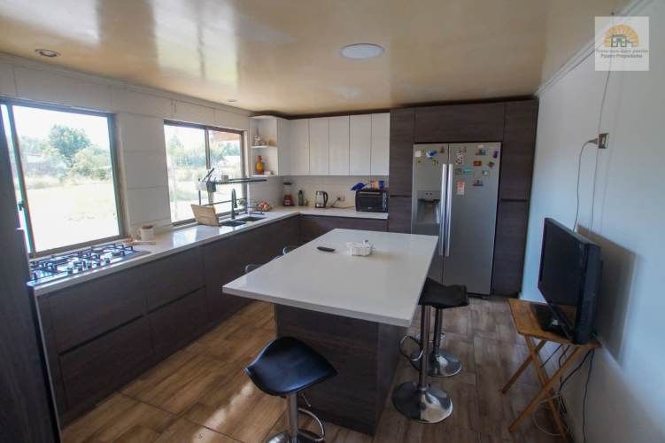 Se vende estupenda parcela con casa en Paine