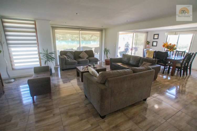 Se vende estupenda parcela con casa en Paine