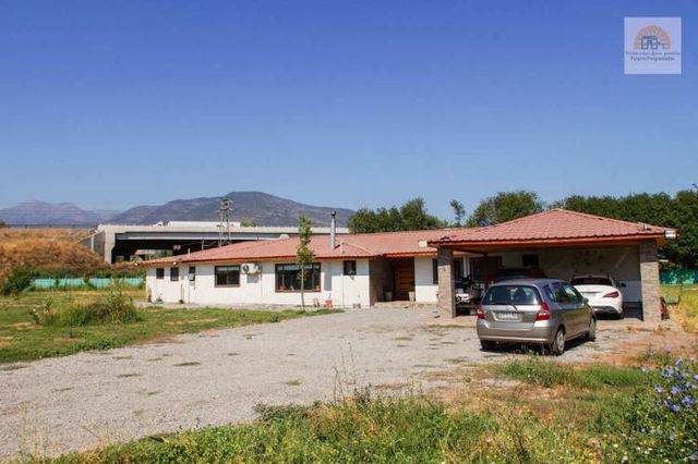 Se vende estupenda parcela con casa en Paine