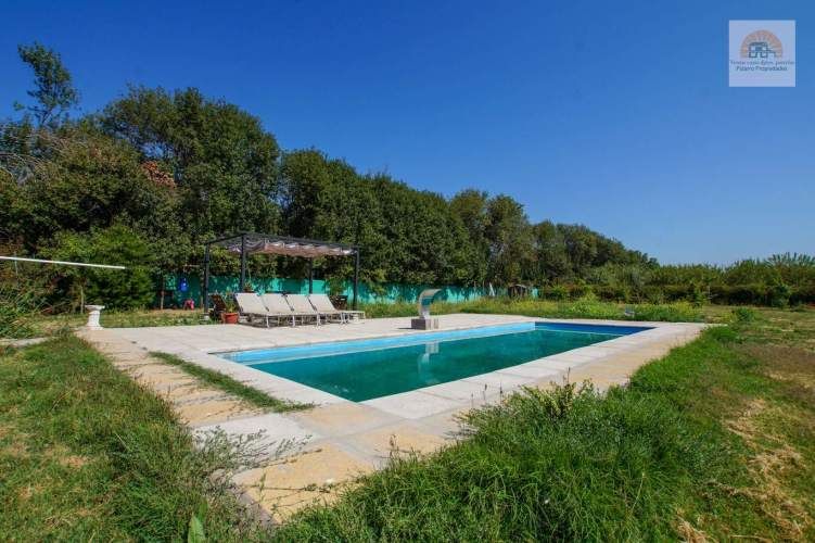 Se vende estupenda parcela con casa en Paine