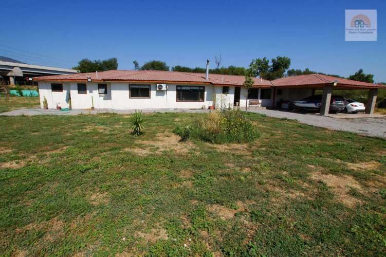 Se vende estupenda parcela con casa en Paine