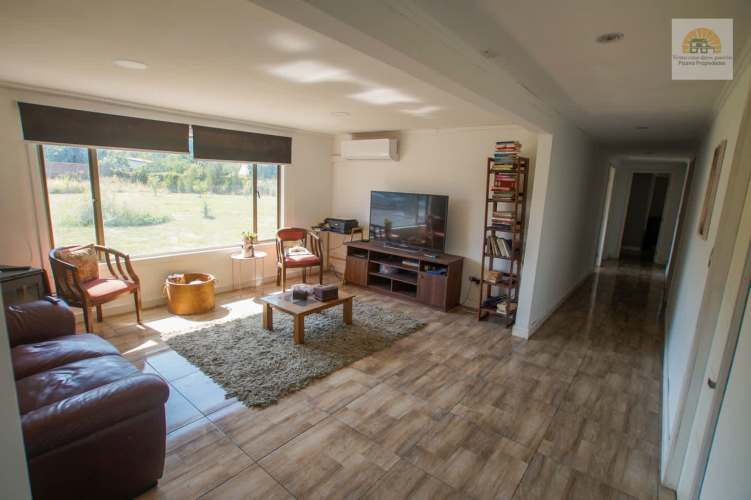 Se vende estupenda parcela con casa en Paine