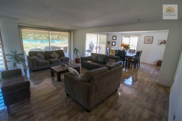 Se vende estupenda parcela con casa en Paine