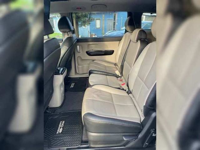 KIA GRAND CARNIVAL 2021