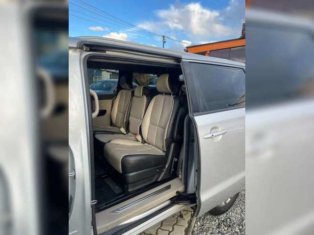 KIA GRAND CARNIVAL 2021