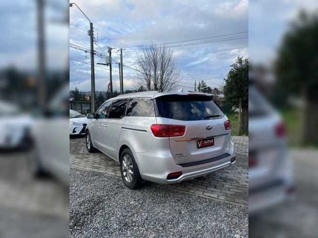 KIA GRAND CARNIVAL 2021