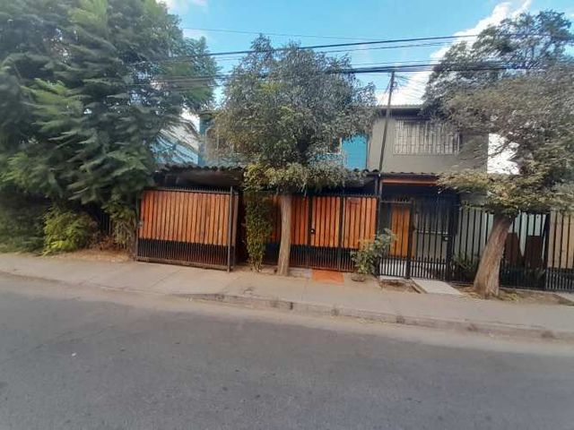 EXCELENTE CASA QUILICURA, 4D, 1B