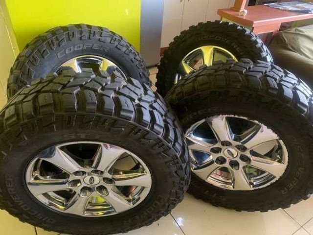 Llantas Originales Ford F-150 Con Neumáticos Plateado