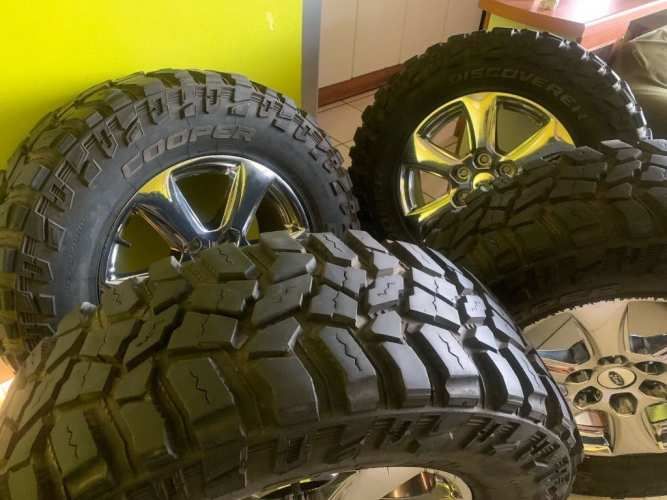 Llantas Originales Ford F-150 Con Neumáticos Plateado