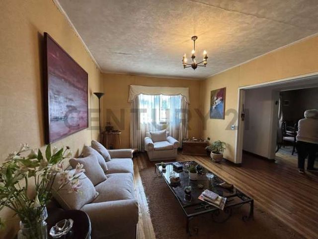 Venta excelente casa en Chorrillos