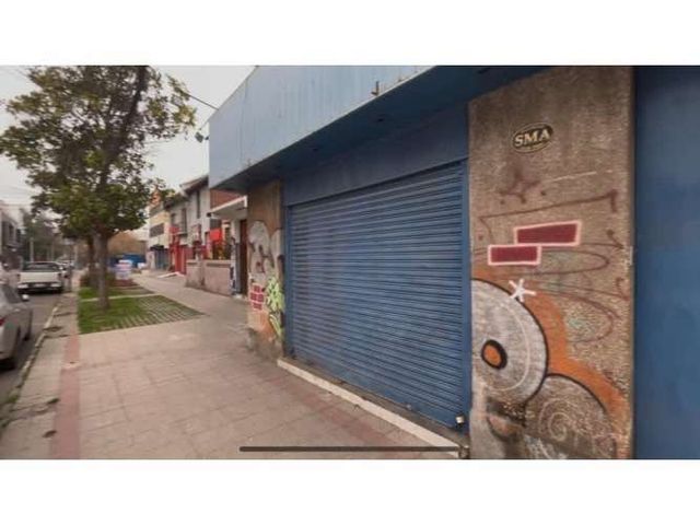 Arriendo local comercial y bodega de 550 m2 en Patronato.