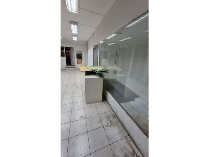 Arriendo local comercial y bodega de 550 m2 en Patronato.