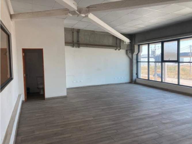 Arriendo bodega de 430 m2 c/of en Sector Buenaventura.