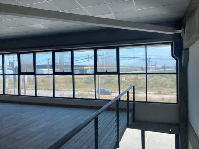 Arriendo bodega de 430 m2 c/of en Sector Buenaventura.