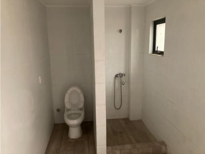 Arriendo bodega de 430 m2 c/of en Sector Buenaventura.