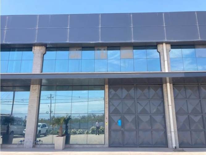 Arriendo bodega de 430 m2 c/of en Sector Buenaventura.