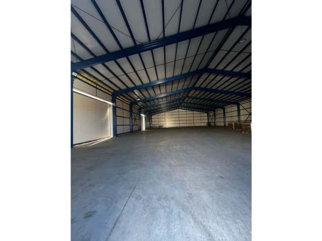 Arriendo bodega c/of de 1.046 m2 en Rancagua.