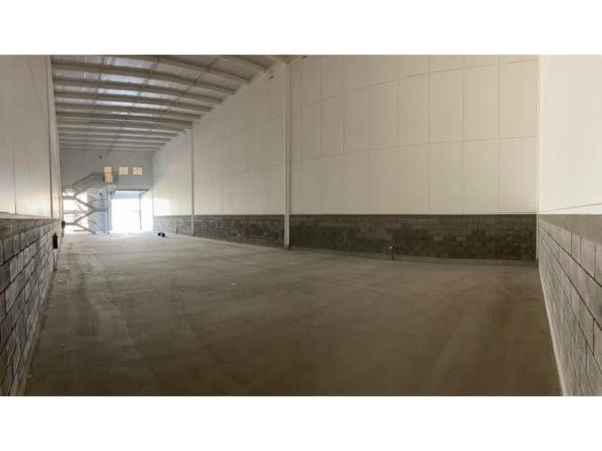Arriendo bodega nueva c/of de 463 m2 en P. Industrial