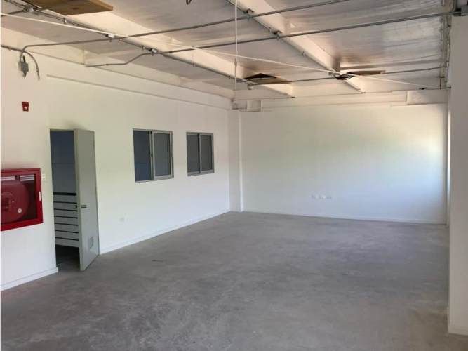 Arriendo bodega nueva c/of de 463 m2 en P. Industrial