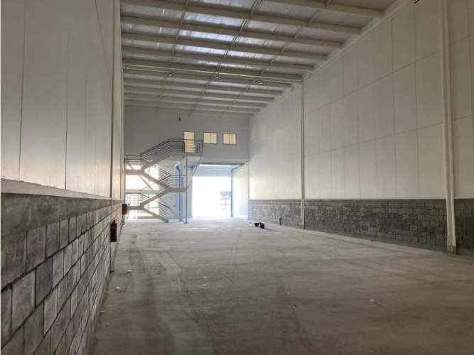 Arriendo bodega nueva c/of de 463 m2 en P. Industrial