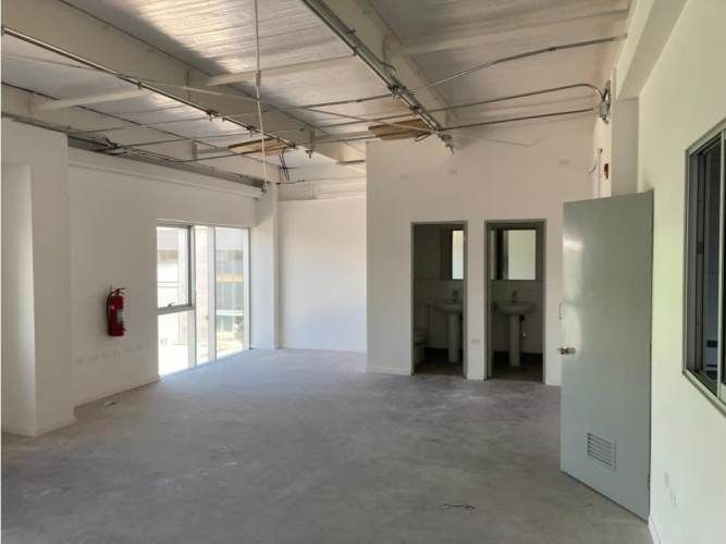 Arriendo bodega nueva c/of de 463 m2 en P. Industrial