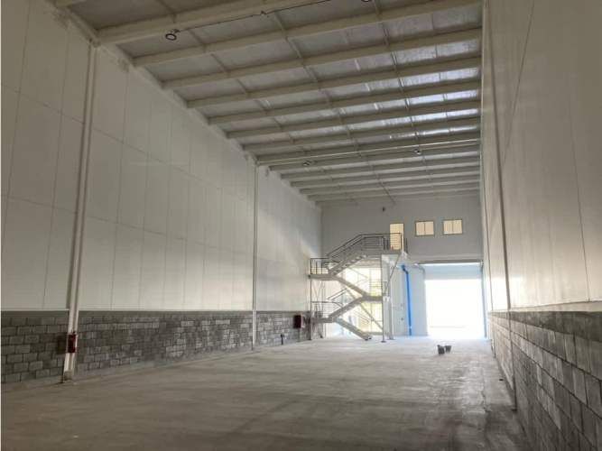Arriendo bodega nueva c/of de 463 m2 en P. Industrial